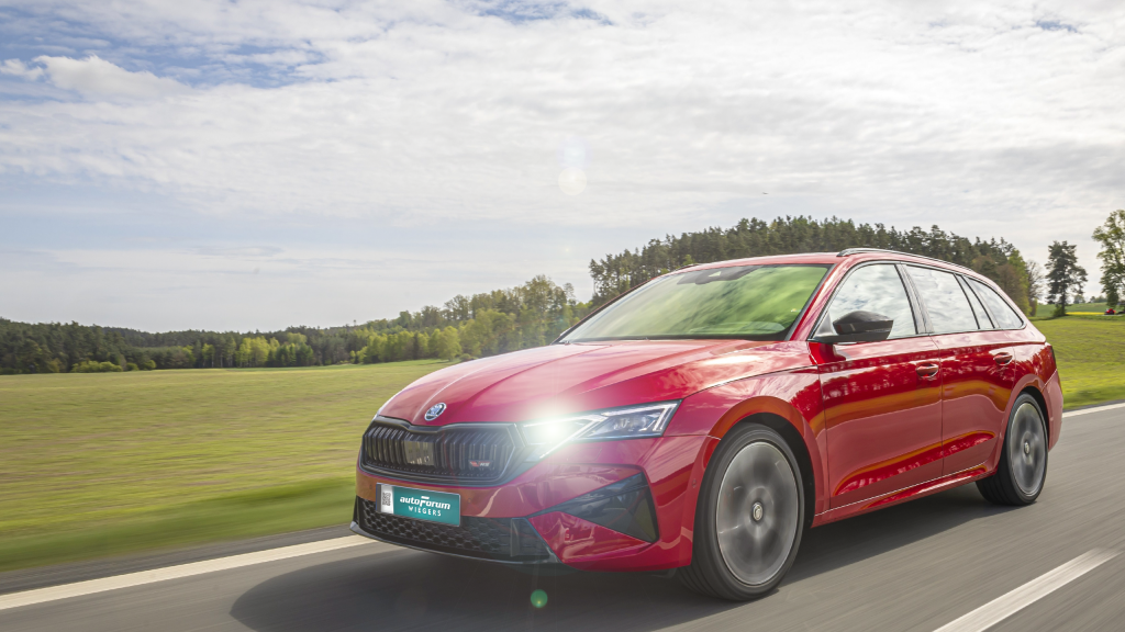 Skoda Octavia RS lensflared